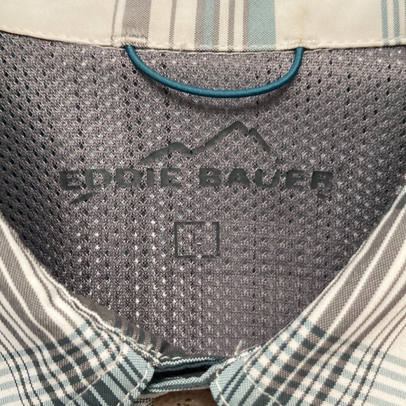 Eddie Bauer Guide Shirt. Short Sleeves. Large. - Picture 2 of 4